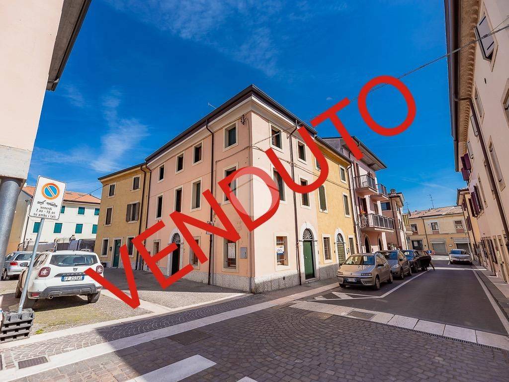 Appartamento in vendita a Sommacampagna