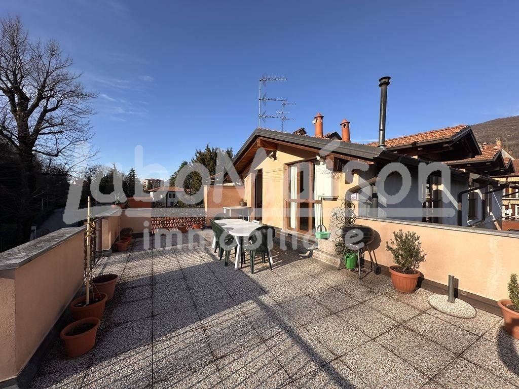 Appartamento in vendita a Gavirate