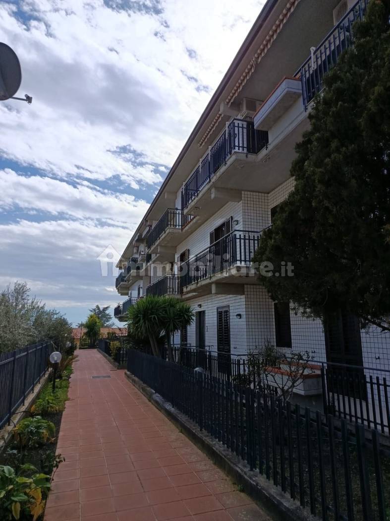 Appartamento in vendita a Pedara