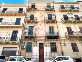 4-room flat via Pindemonte 11, Calatafimi Bassa - Indipendenza, Palermo