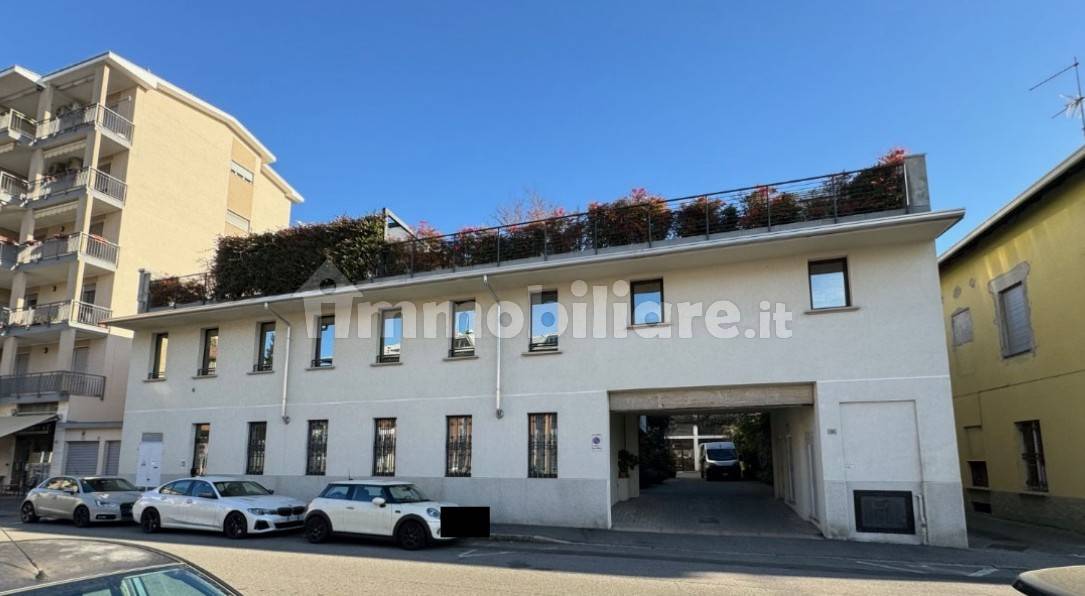 Palazzo - Stabile in vendita a Busto Arsizio
