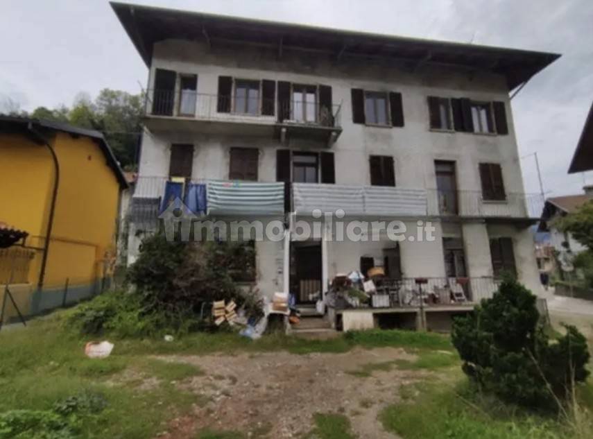 Palazzo - Stabile in vendita a Varallo