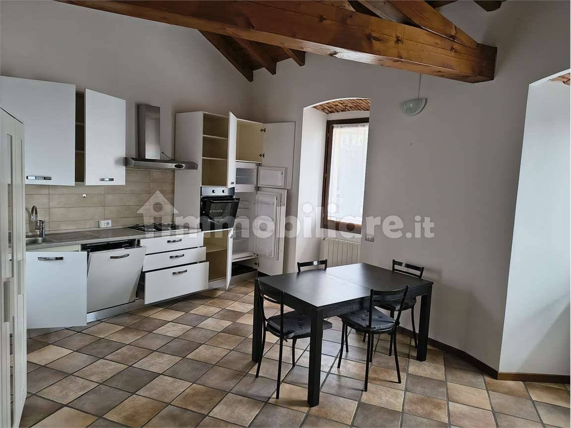 Appartamento in vendita a Gavirate