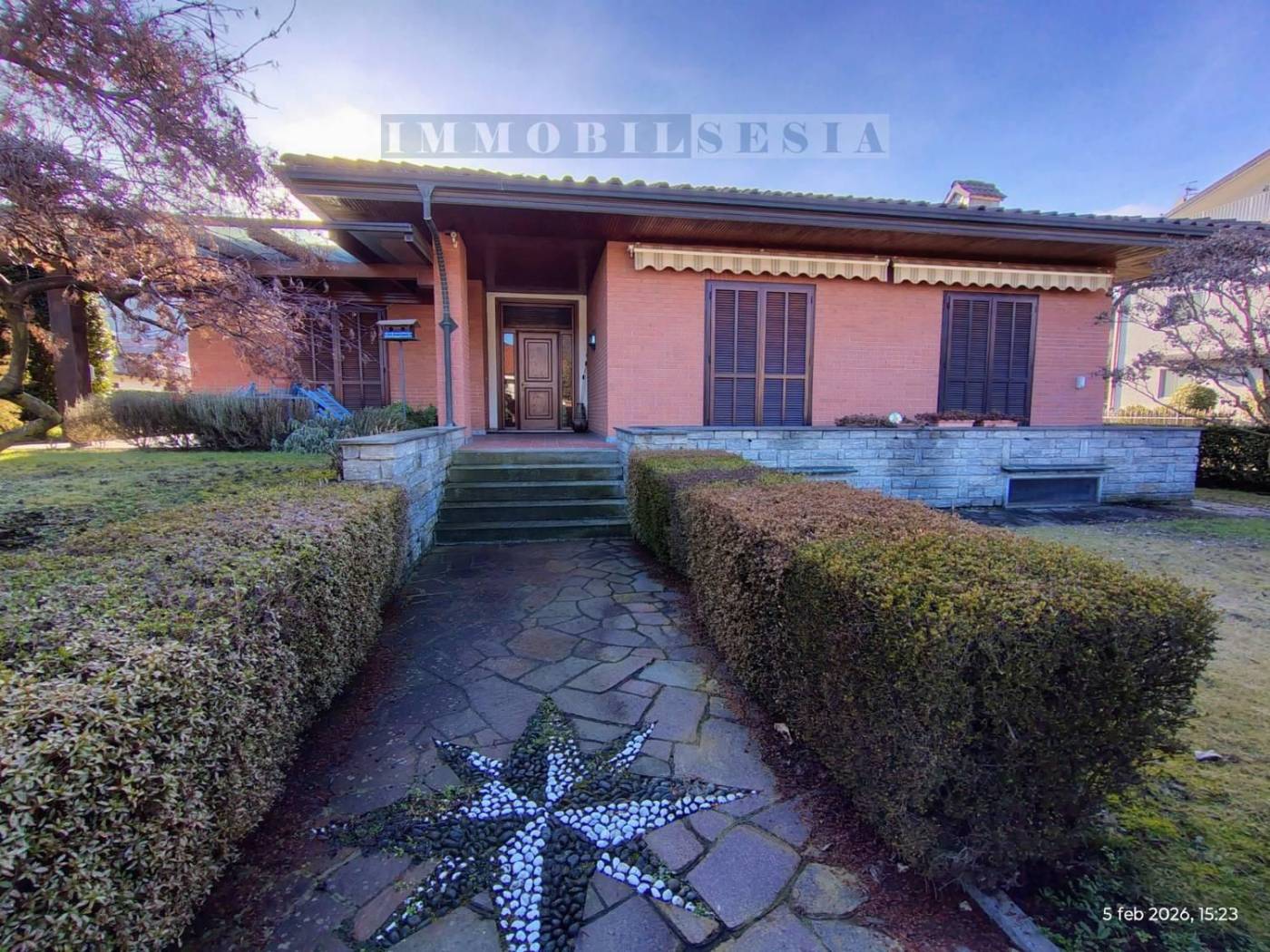 Villa in vendita a Serravalle Sesia