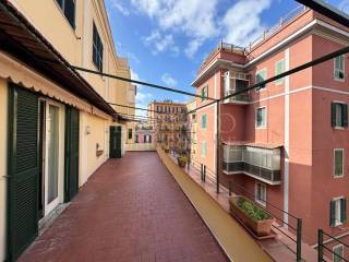3-room flat via Aniello Falcone, Vomero, Naples