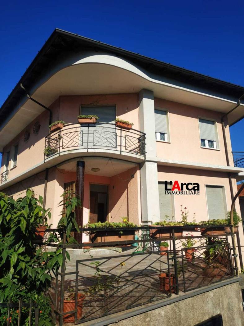 Appartamento in vendita a Laveno-Mombello