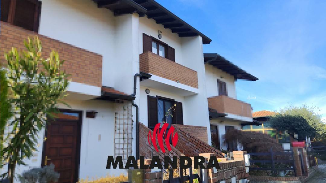 Villa in vendita a Pombia