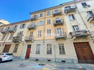 4-room flat via Antonio Pigafetta 15, Crocetta, Turin