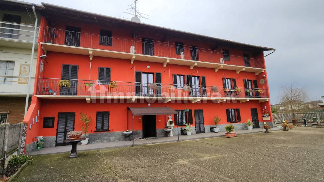 Casa indipendente in vendita a Oleggio