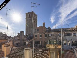 2-room flat San Polo 1800, San Polo, Venice
