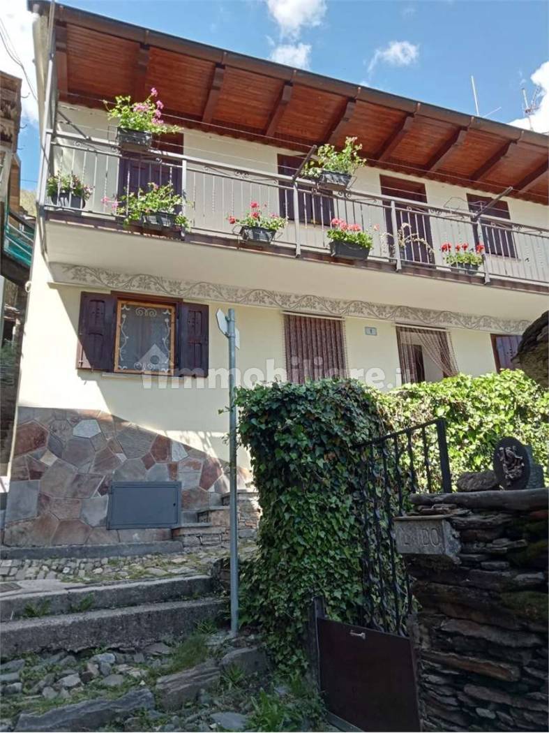 Casa indipendente in vendita a Cossogno
