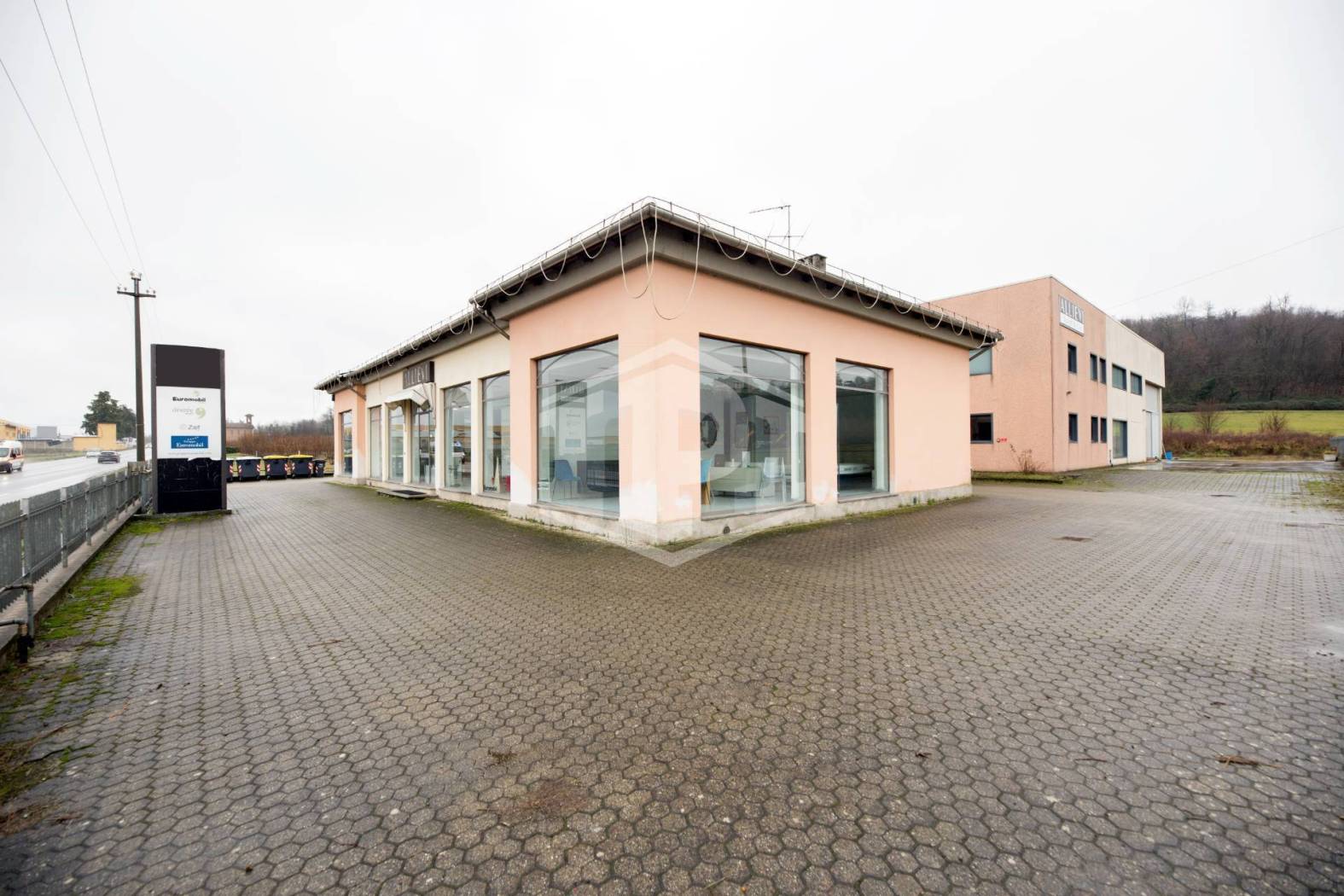 Palazzo - Edificio in vendita a Novi Ligure