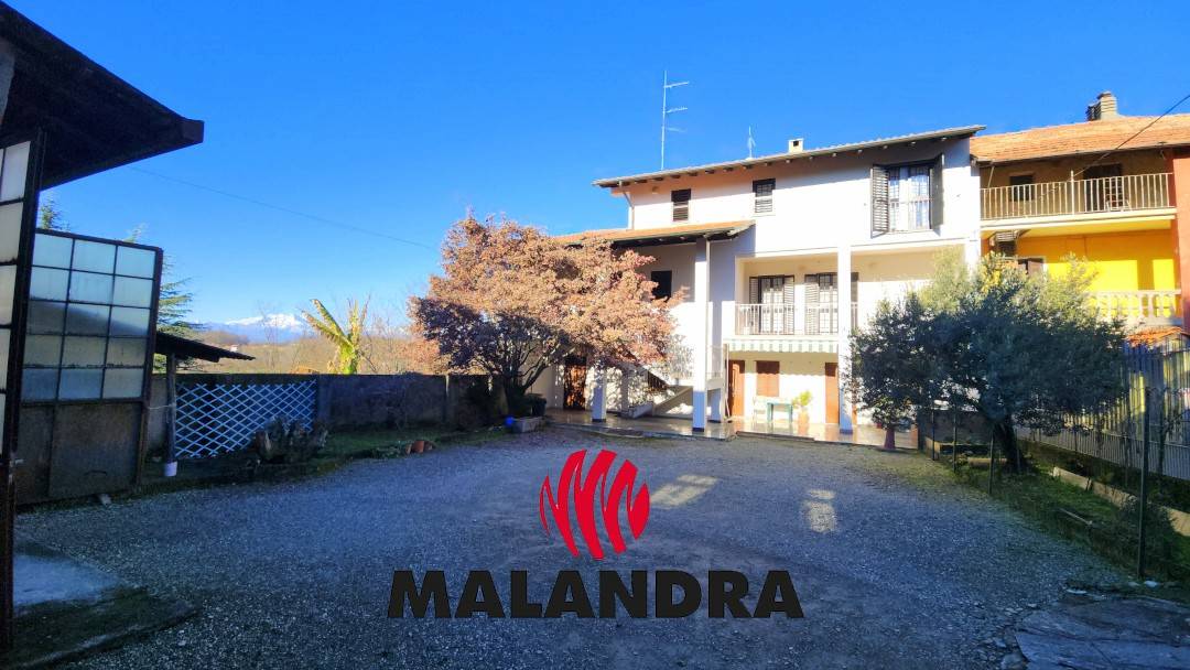 Villa in vendita a Divignano