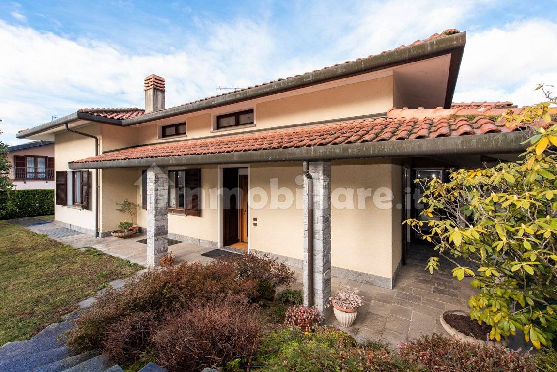 Villa in vendita a Varese