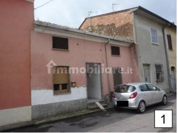 Casa indipendente in vendita a Rivarolo del Re ed Uniti