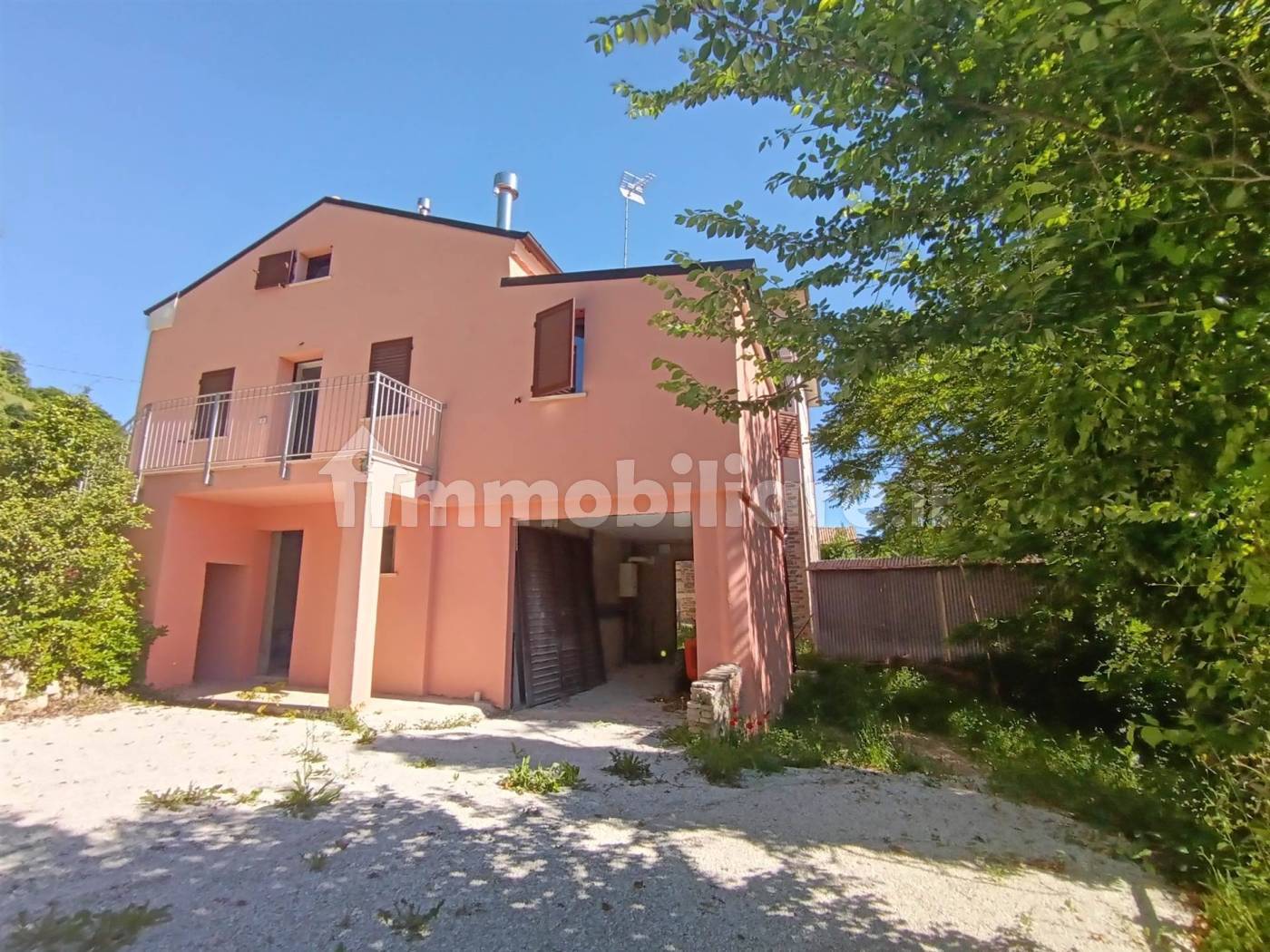 Casa indipendente in vendita a San Severino Marche