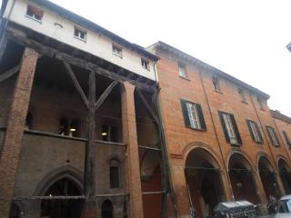 4-room flat via Santo Stefano 10, Centro Storico, Bologna