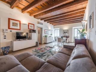 3-room flat via San Pietro Incarnario, 2, Centro Storico, Verona