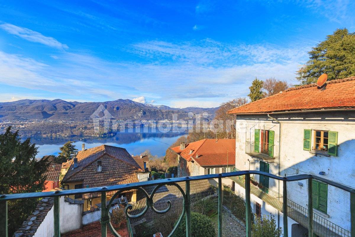 Villa in vendita a Ameno