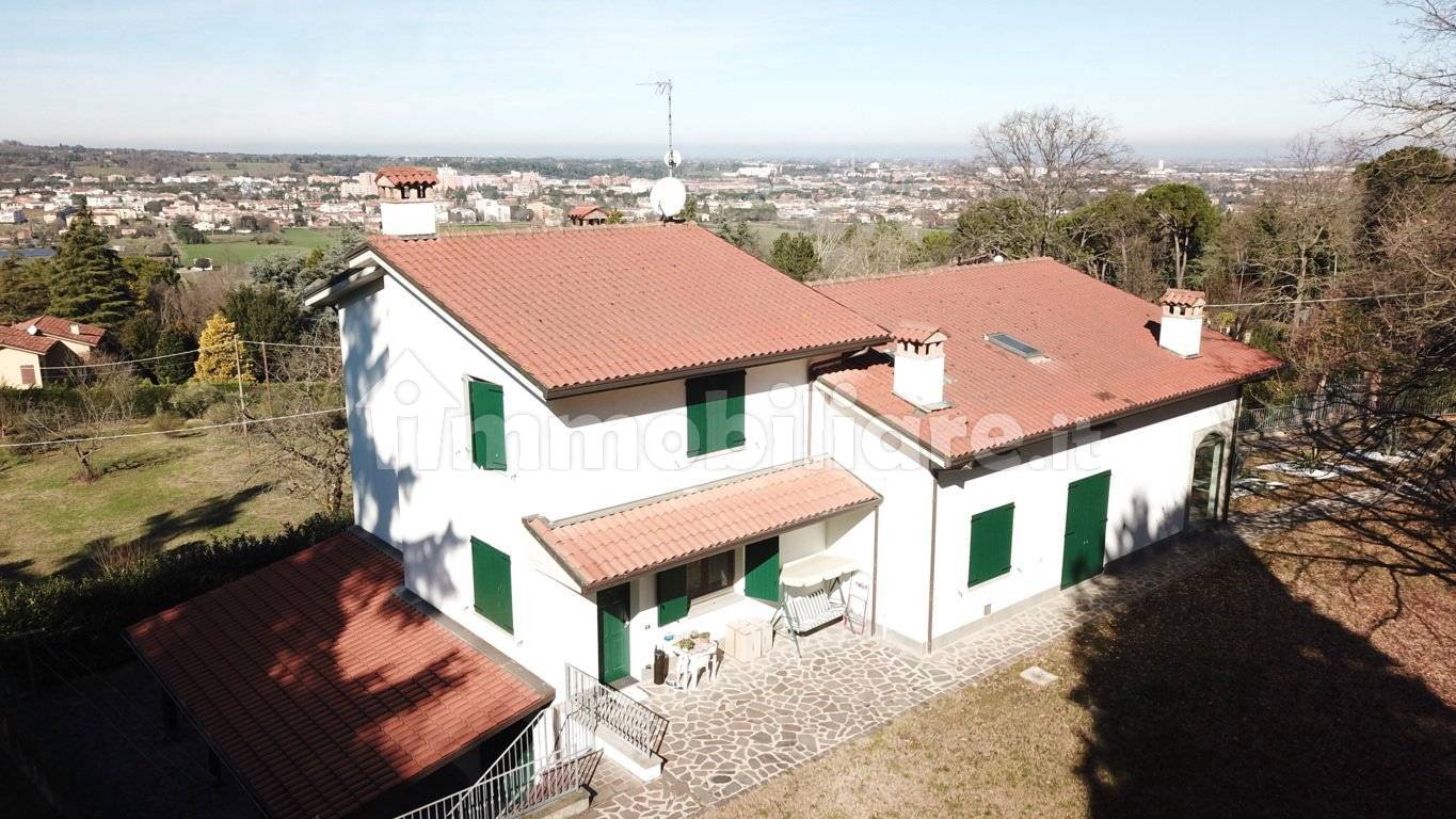 Villa in vendita a Imola