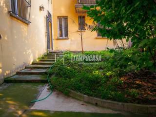 2-room flat via del Pratello, San Felice, Bologna