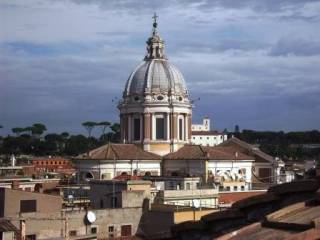 Penthouse piazza di San Lorenzo in Lucina 3, Montecitorio, Rome