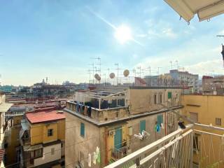3-room flat via Santa Maria Avvocata 4, Tribunali, Naples