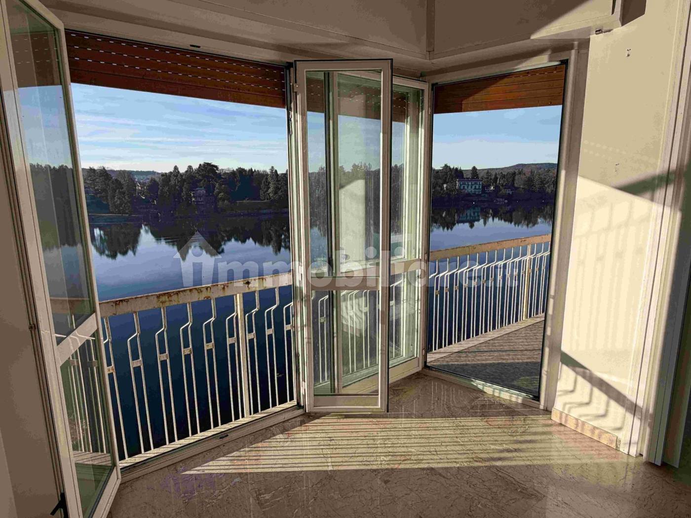 Appartamento in vendita a Sesto Calende