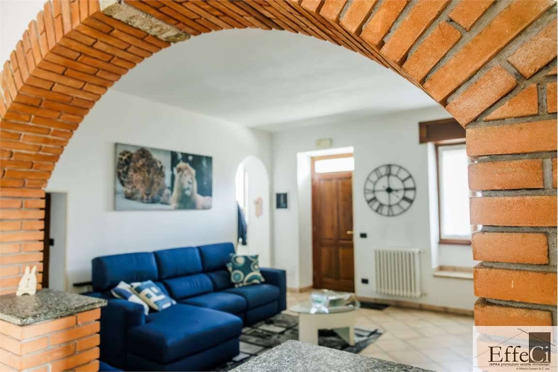 Casa indipendente in vendita a Sangiano