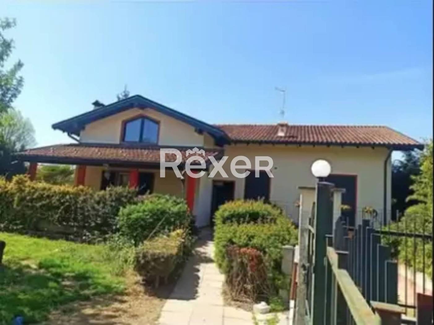 Villa in vendita a Pombia