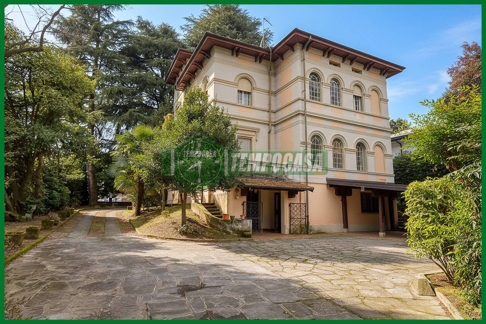 Villa in vendita a Varese