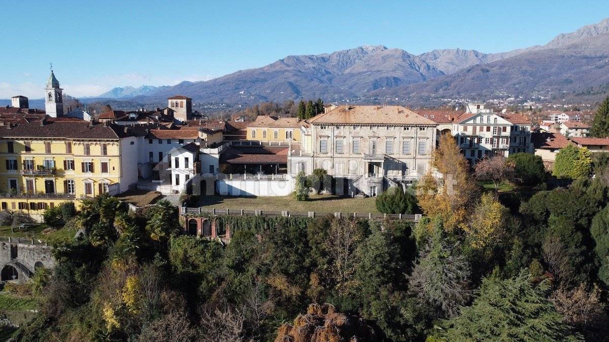 Palazzo - Edificio in vendita a Biella