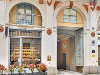 2-room flat via Solferino 35, Moscova, Milan