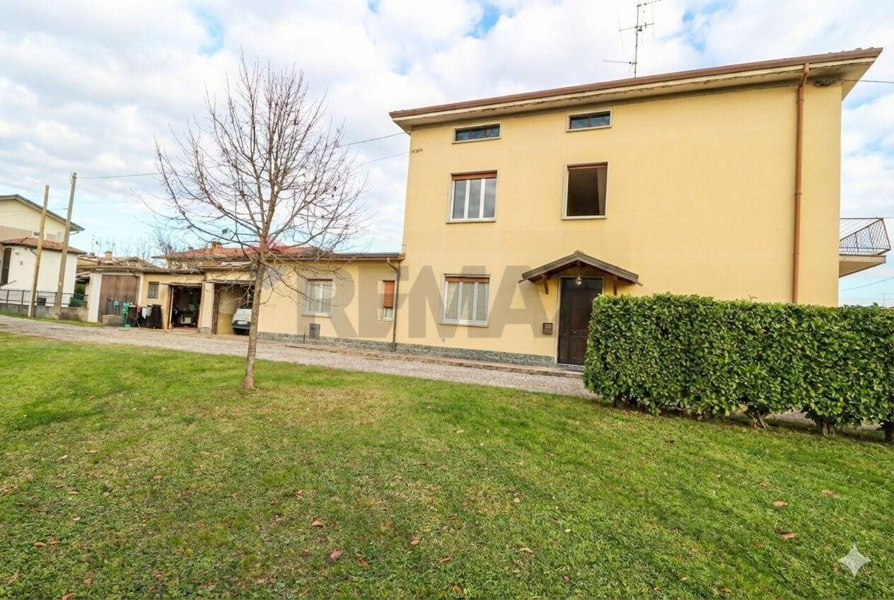 Villa in vendita a Brembate di Sopra