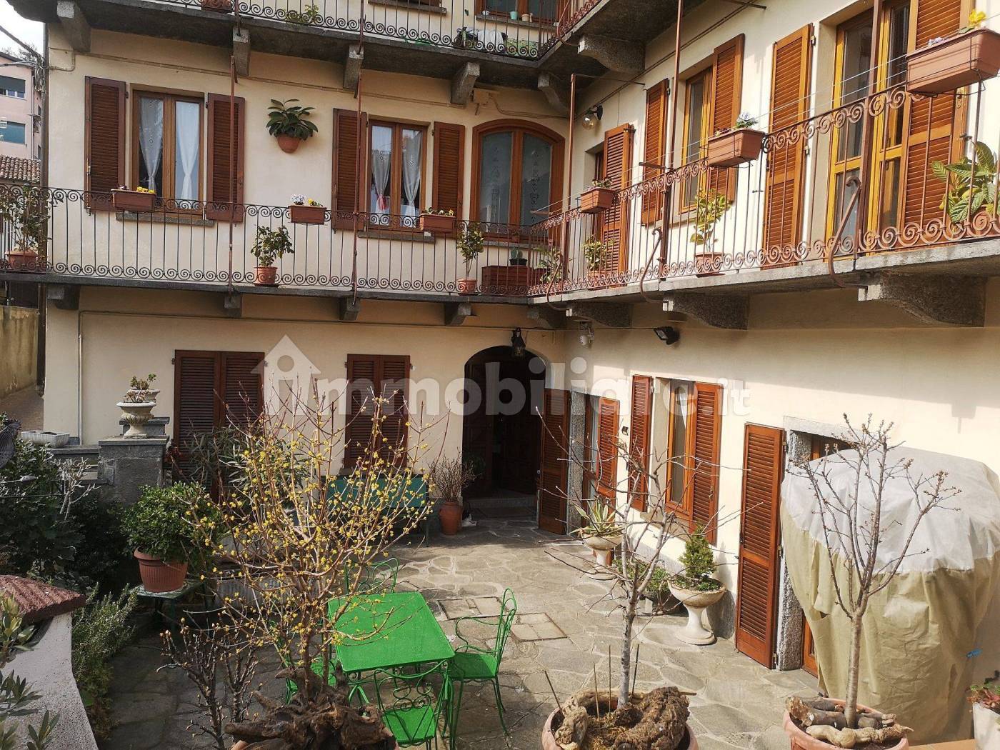 Appartamento in affitto a Meina