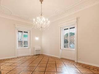 Apartment excellent condition, first floor, Castelletto, Genoa