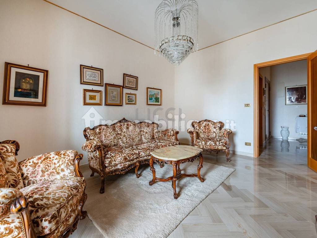 Salone