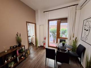 2-room flat via Monte di Dio 25, Santa Lucia, Naples