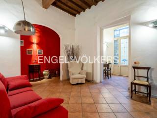 4-room flat via della Pergola, Duomo, Florence