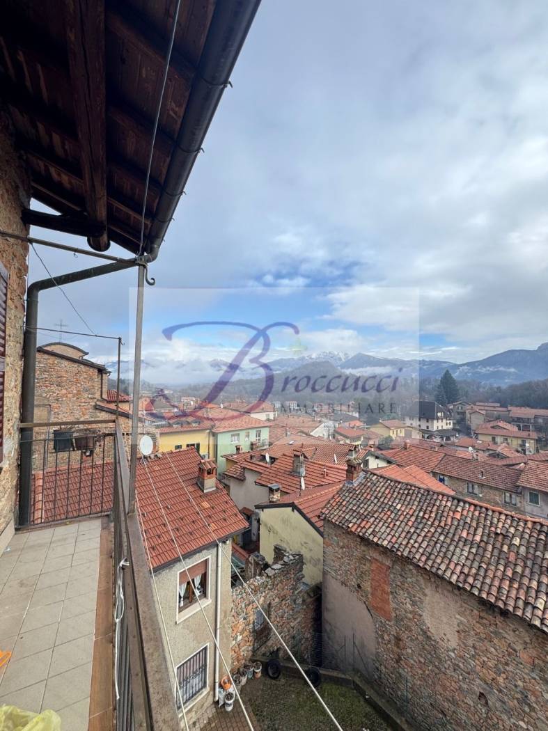 Appartamento in vendita a Cuasso al Monte