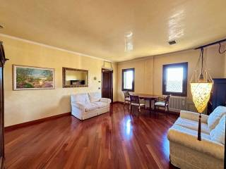 4-room flat via Gatta 2, Favorita, Venice