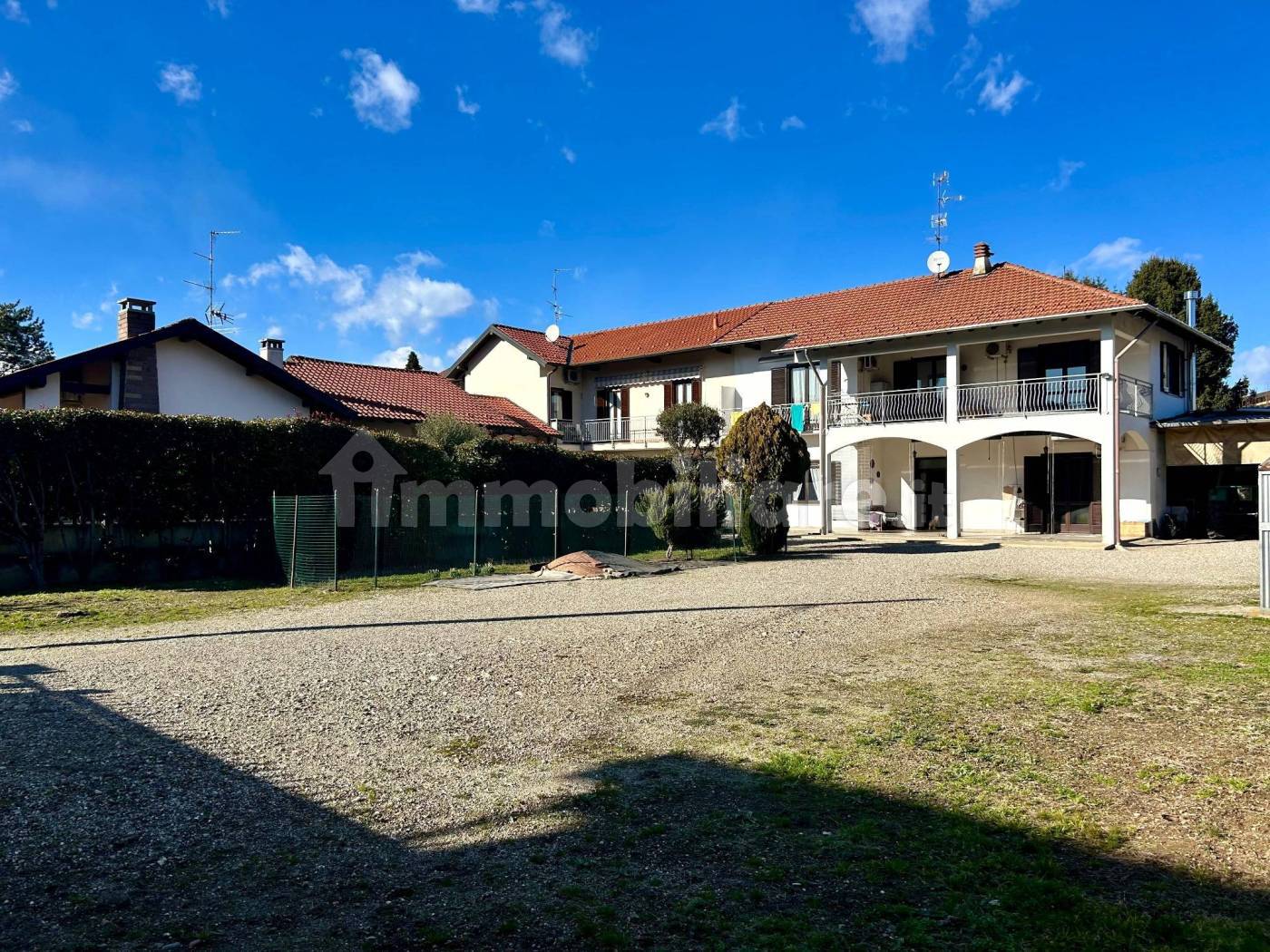 Casa indipendente in vendita a Lonate Pozzolo