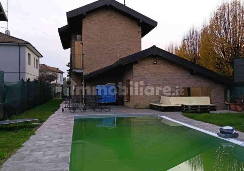 Villa in vendita a Vergiate