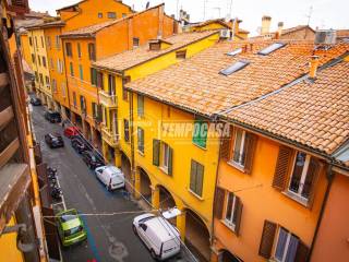 3-room flat via delle Belle Arti, Irnerio, Bologna