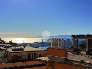 4-room flat via Capraia, Castelletto, Genoa