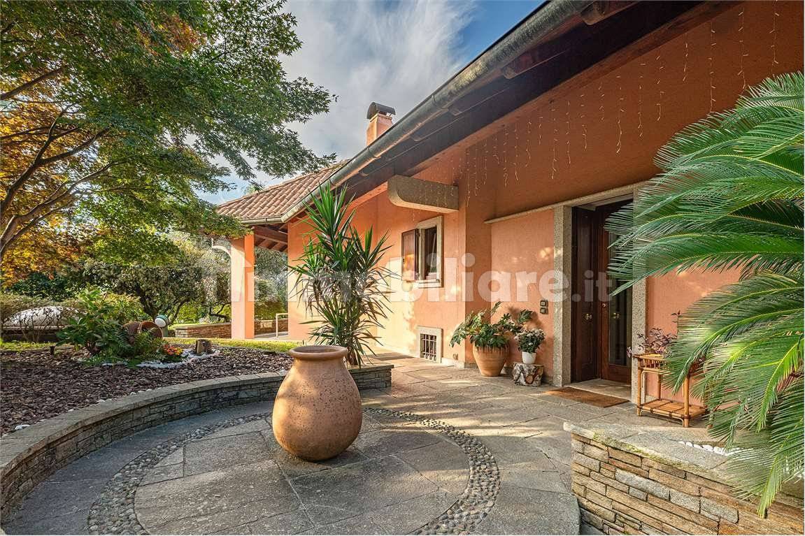Villa in vendita a Barzago