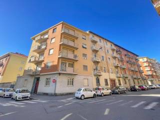 4-room flat via Moretta 11, Cenisia, Turin