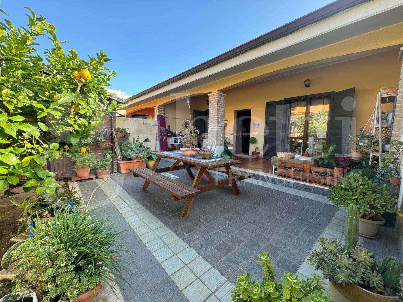 Villa in vendita a Ardea