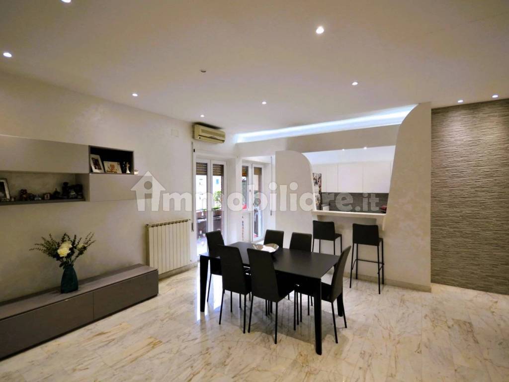 Vendita Appartamento Roma. Quadrilocale in via di Portonaccio. Ottimo ...