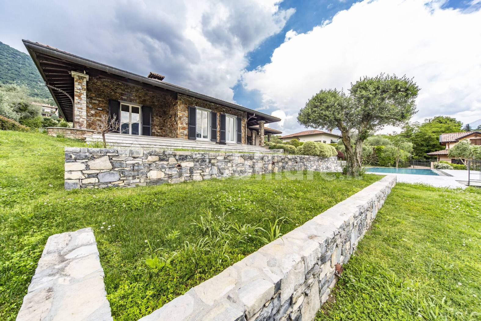 Appartamento in vendita a Tremezzina